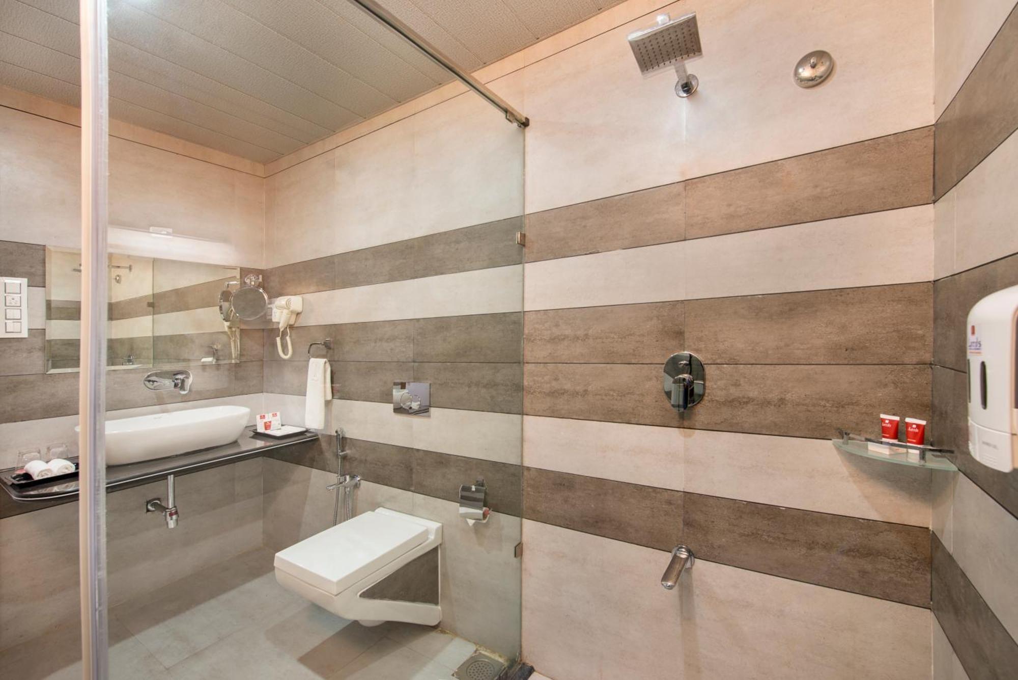 Lords Eco Inn Morbi Phòng bức ảnh